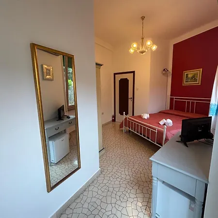 Regina Margherita Stanza Matrimoniale Con Bagno Privato Homestay