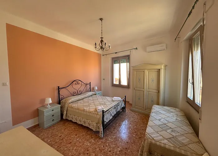 Regina Margherita Stanza Matrimoniale Con Bagno Privato La Maddalena (Sassari)